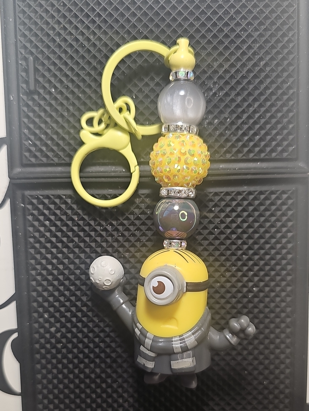 Minions Moon Thief Stuart Custom Keychain